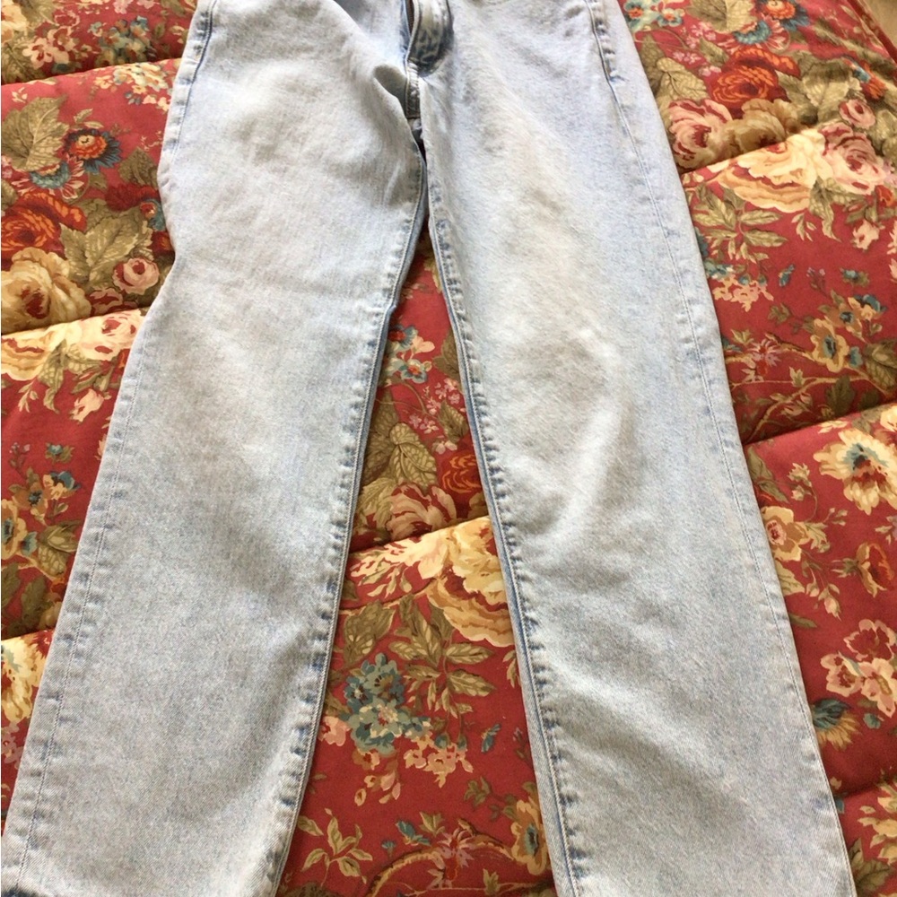 Women’s Aeropostale Light Wash Denim Jeans